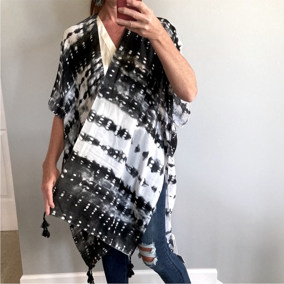 Black & White Tie Dye Print Boho Kimono - Picture 6 of 9